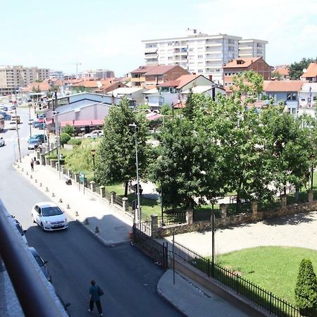 Spacious Apartment Next To The Bus Station And Walking Distance To The Old Town And Shopping Malls Prizren Exterior foto